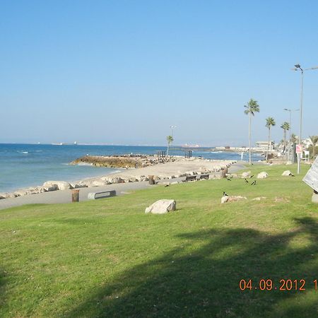 Beach Place Apartments Хайфа Экстерьер фото