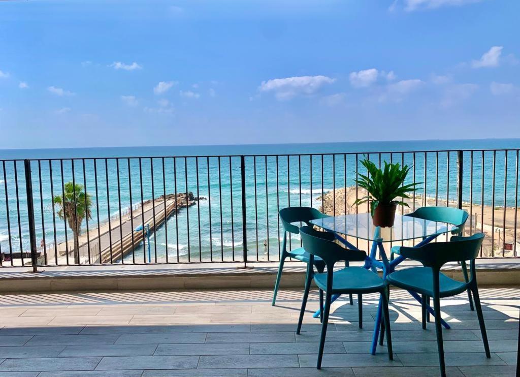 Beach Place Apartments Хайфа Экстерьер фото