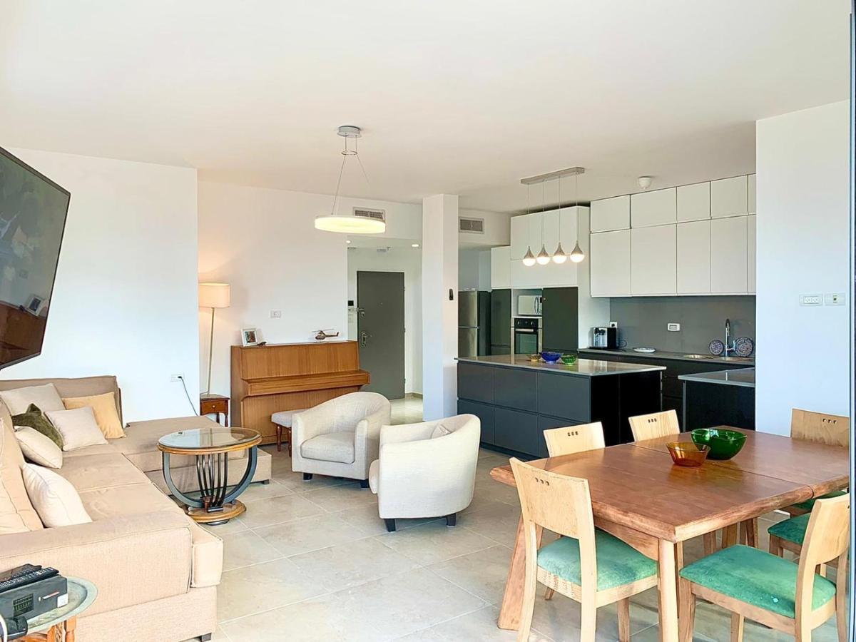 Beach Place Apartments Хайфа Экстерьер фото